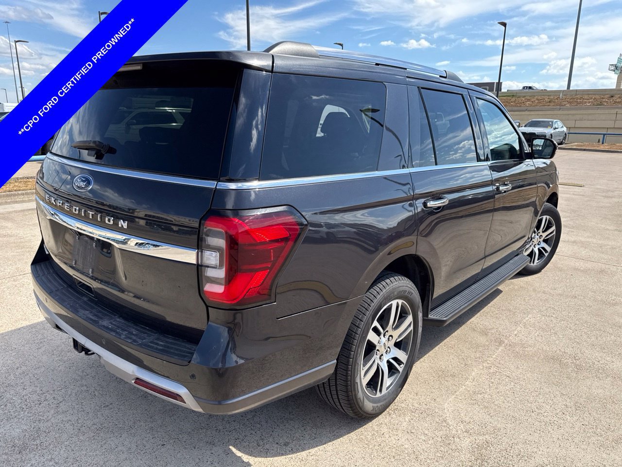 Used 2024 Ford Expedition Limited RWD image 11