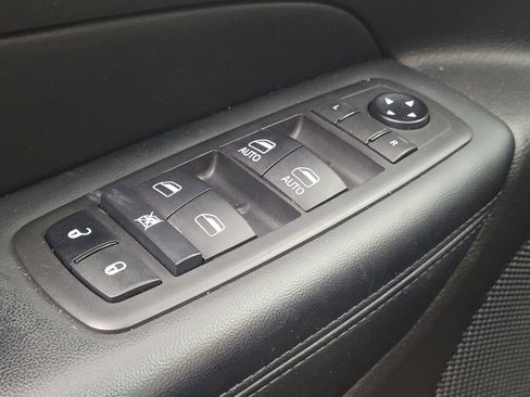 Used 2021 Jeep Grand Cherokee Laredo X RWD image 27