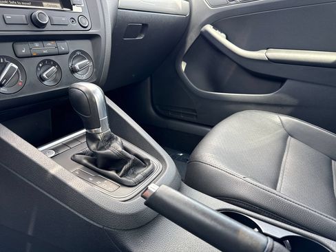 Used 2015 Volkswagen Jetta SE FWD image 20