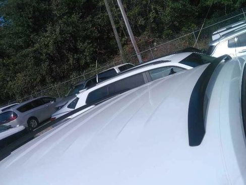 Used 2025 Volkswagen Atlas SE FWD image 9