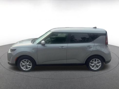 Used 2025 Kia Soul LX w/ LX Technology Package FWD image 7