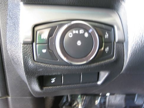 Used 2019 Ford Explorer XLT w/ Equipment Group 201A image 13