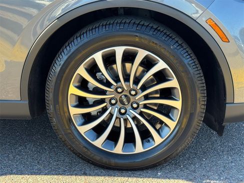 Used 2021 Lincoln Aviator Reserve w/ Elements Package Plus image 10