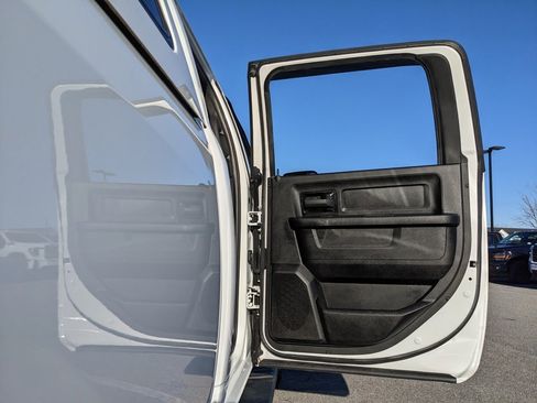 Used 2021 RAM 2500 Tradesman w/ Chrome Appearance Group image 45