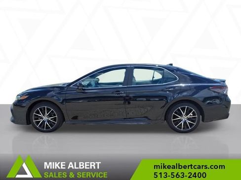 Used 2023 Toyota Camry SE FWD image 4