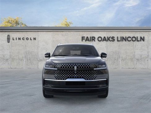 New 2025 Lincoln Navigator Reserve image 6