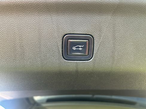 Used 2022 Chevrolet Suburban Z71 AWD/4WD image 20