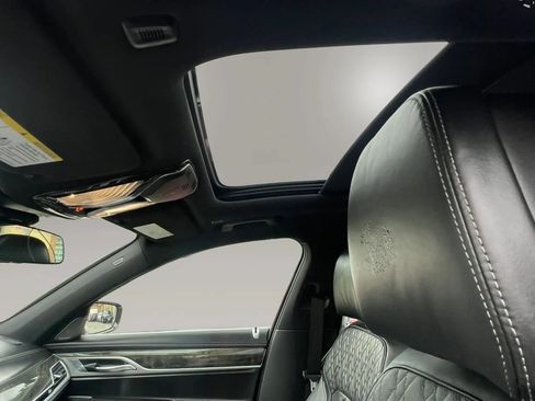 Used 2021 BMW 750i xDrive w/ Executive Package AWD/4WD image 27