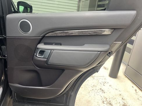 Certified 2019 Land Rover Discovery HSE image 16