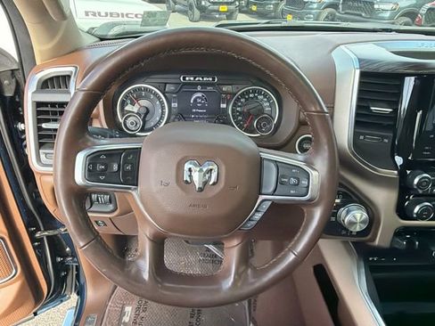 Used 2019 RAM 1500 Laramie AWD/4WD image 18