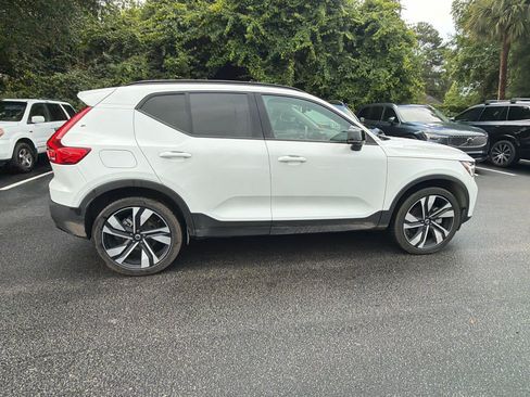 Certified 2025 Volvo XC40 B5 Ultra AWD/4WD image 16