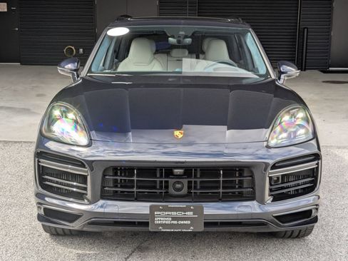 Certified 2023 Porsche Cayenne Turbo AWD/4WD image 6