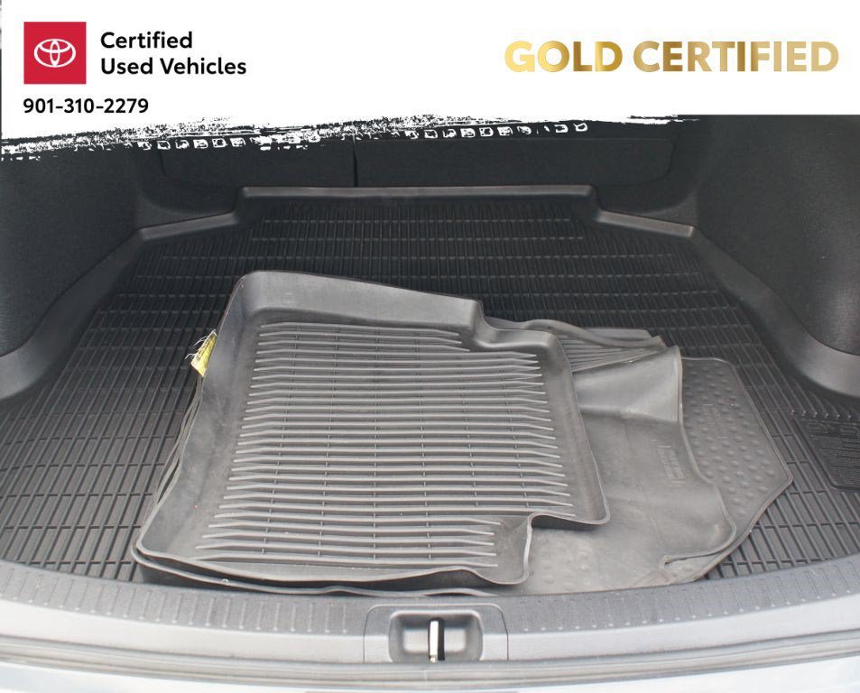 Used 2024 Toyota Corolla LE w/ LE Premium Package FWD image 16