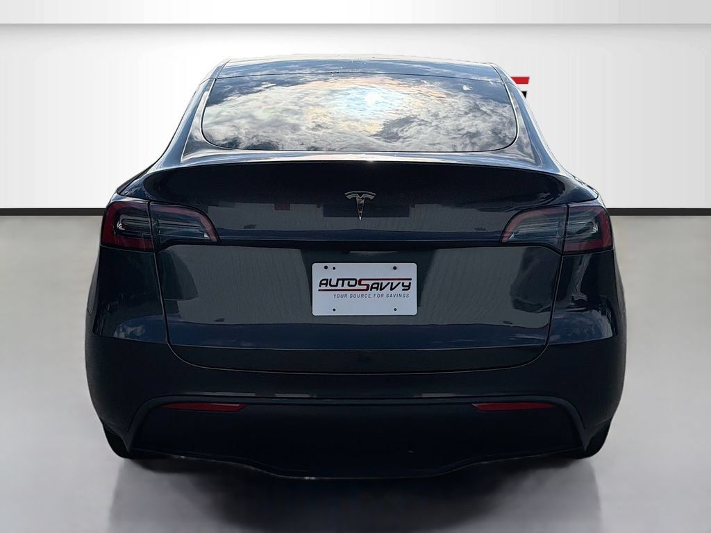 Used 2024 Tesla Model Y Long Range AWD/4WD image 6