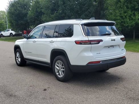 Used 2023 Jeep Grand Cherokee L Laredo AWD/4WD image 3
