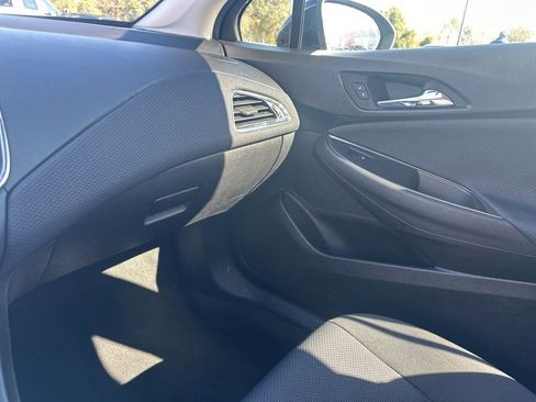 Used 2018 Chevrolet Cruze LS image 27