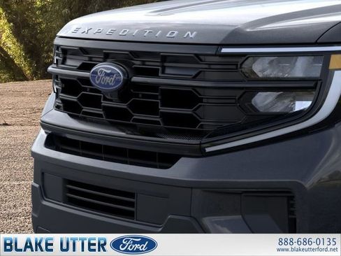 New 2026 Ford Expedition Active image 17