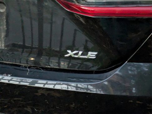 Used 2025 Toyota Camry XLE image 8