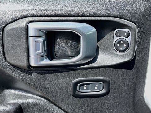 Used 2021 Jeep Wrangler Sport AWD/4WD image 17