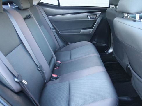 Used 2018 Toyota Corolla LE image 12