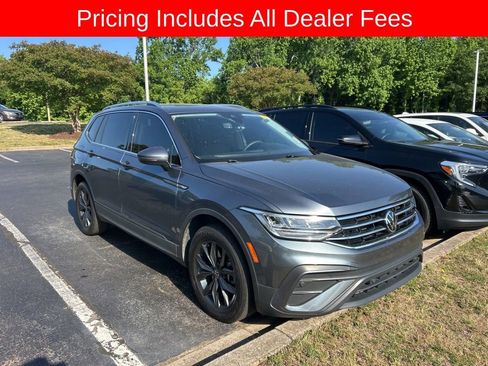Used 2022 Volkswagen Tiguan SE FWD image 1