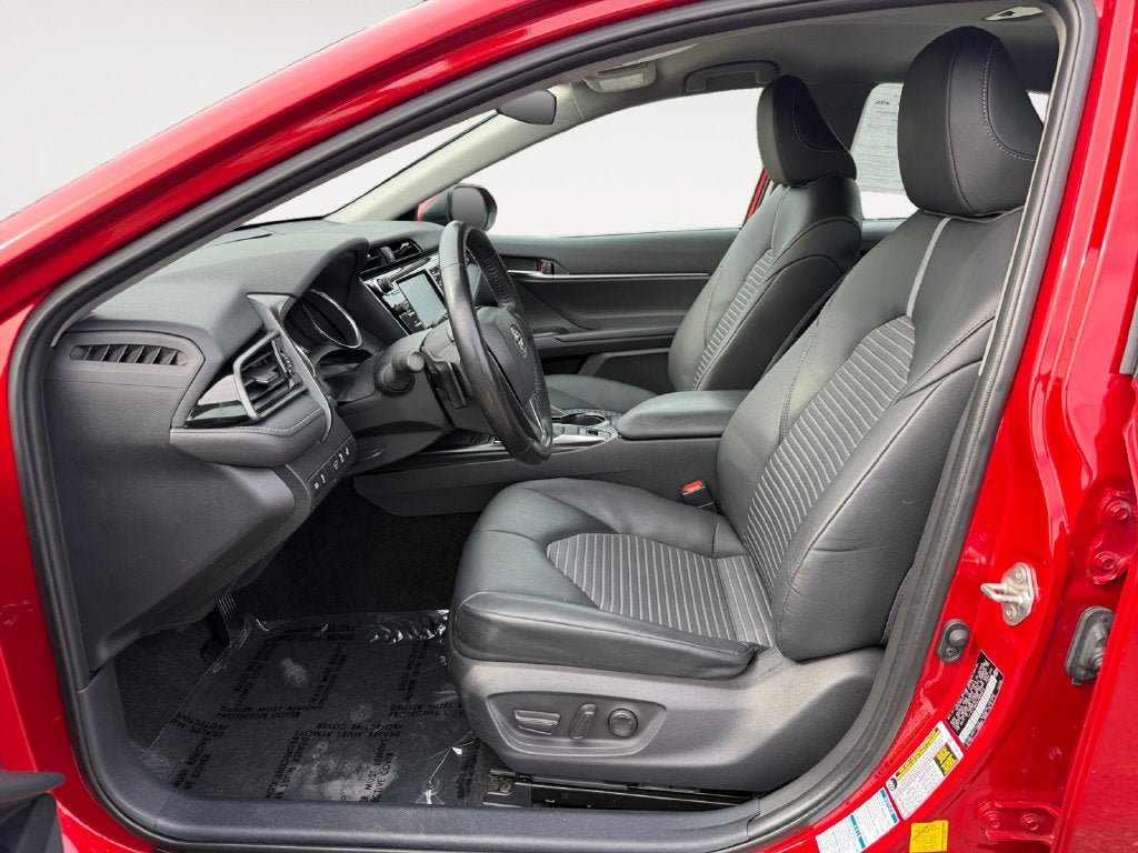 Used 2020 Toyota Camry SE w/ Cold Weather Package AWD/4WD image 6