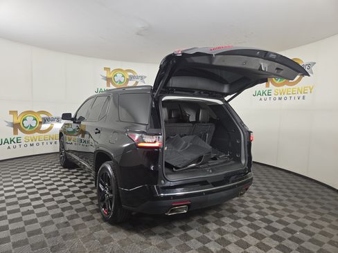Certified 2020 Chevrolet Traverse Premier w/ Redline Edition AWD/4WD image 33