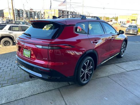 New 2026 Toyota Crown Signia XLE image 5