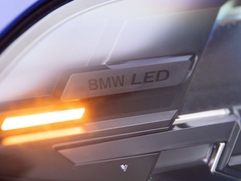 Used 2025 BMW X5 M60i w/ Climate Comfort Package image 33