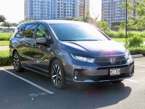 Used 2026 Honda Odyssey EX-L image 3