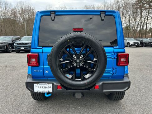 Used 2023 Jeep Wrangler Unlimited Sahara w/ Cold Weather Group AWD/4WD image 6