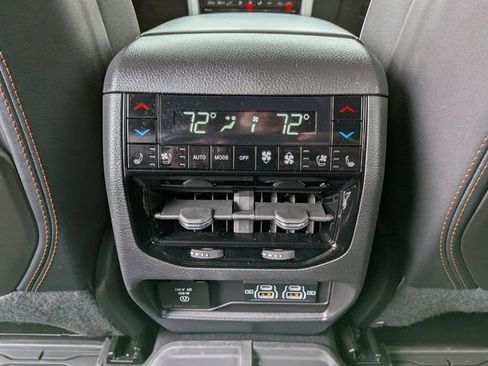 Used 2024 Jeep Grand Cherokee Summit image 14