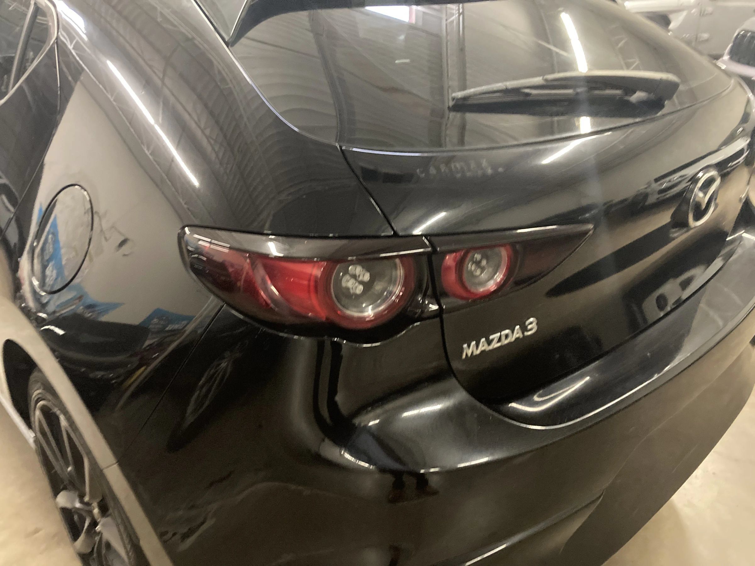 Used 2019 MAZDA MAZDA3 Hatchback w/ Premium Package FWD image 19