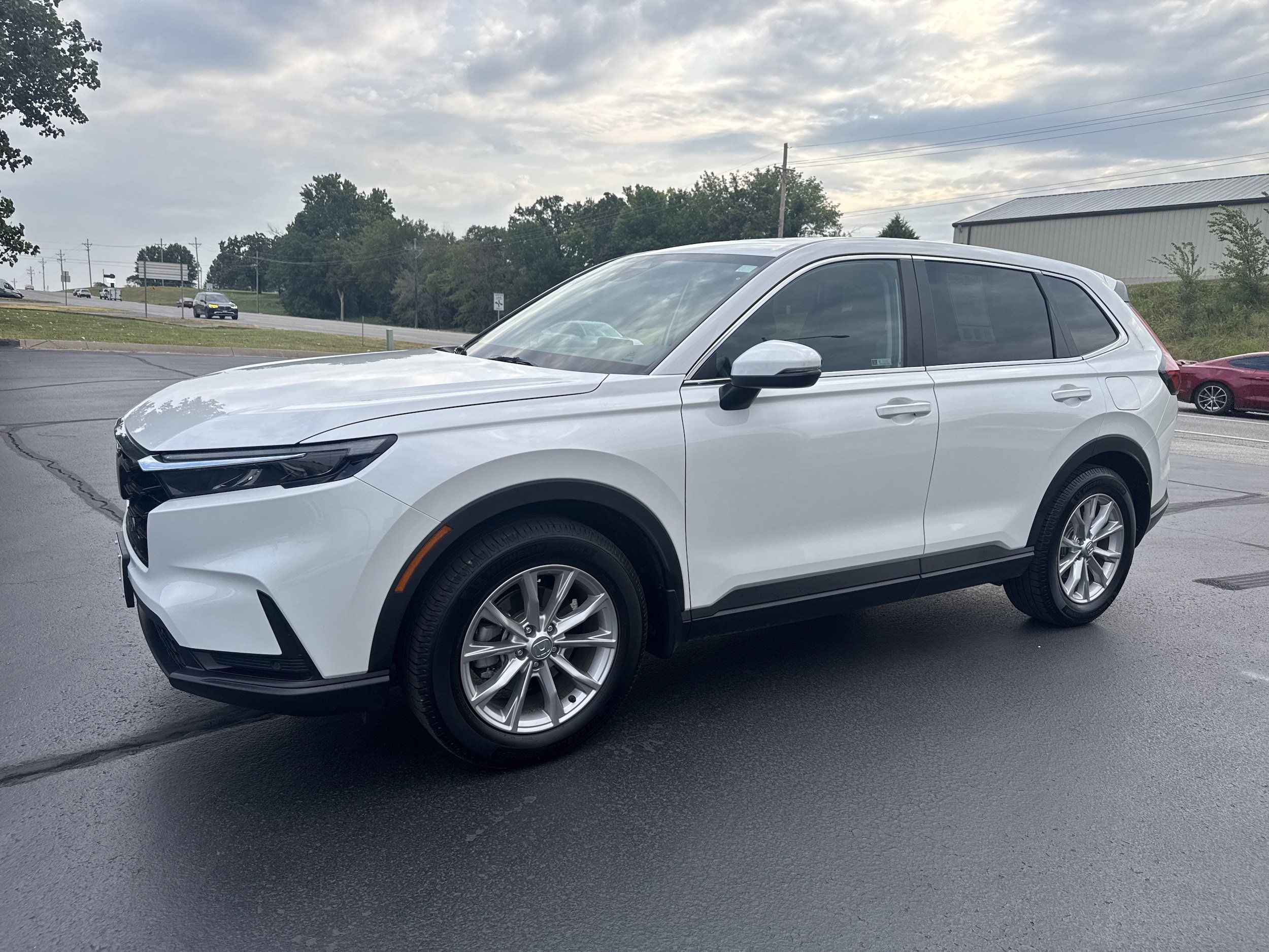 Used 2024 Honda CR-V EX-L image 2