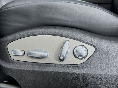 New 2026 Porsche Macan image 22