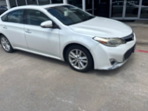 Used 2014 Toyota Avalon XLE Premium FWD image 3