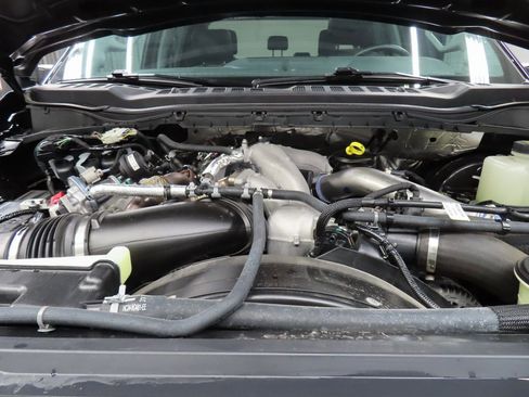 Used 2025 Ford F250 Lariat w/ Black Appearance Package image 30