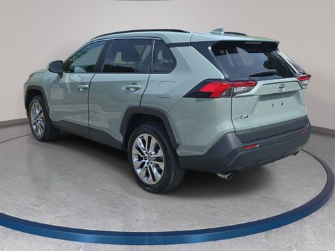 Certified 2021 Toyota RAV4 XLE Premium AWD/4WD image 7