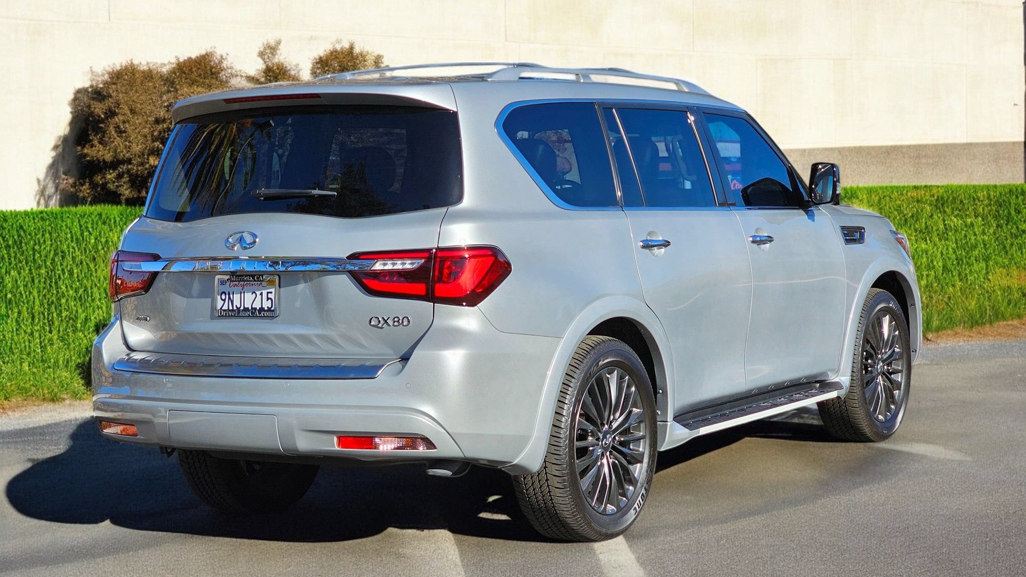Used 2022 INFINITI QX80 Sensory w/ All-Season Package AWD/4WD image 4