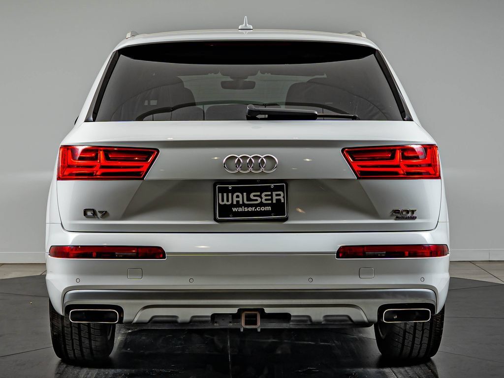Used 2017 Audi Q7 3.0T Prestige AWD/4WD image 6