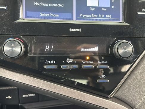 Used 2020 Toyota Camry SE image 24