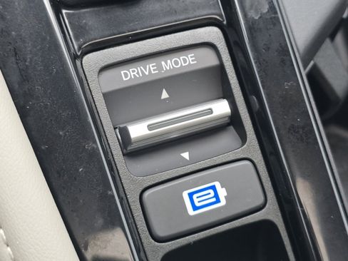 Certified 2023 Honda Accord Touring image 10