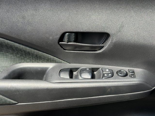 Used 2020 Nissan Kicks S FWD image 21
