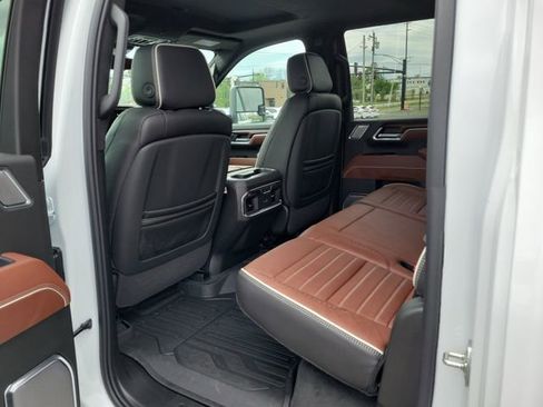 New 2026 GMC Sierra 2500 Denali Ultimate AWD/4WD image 13