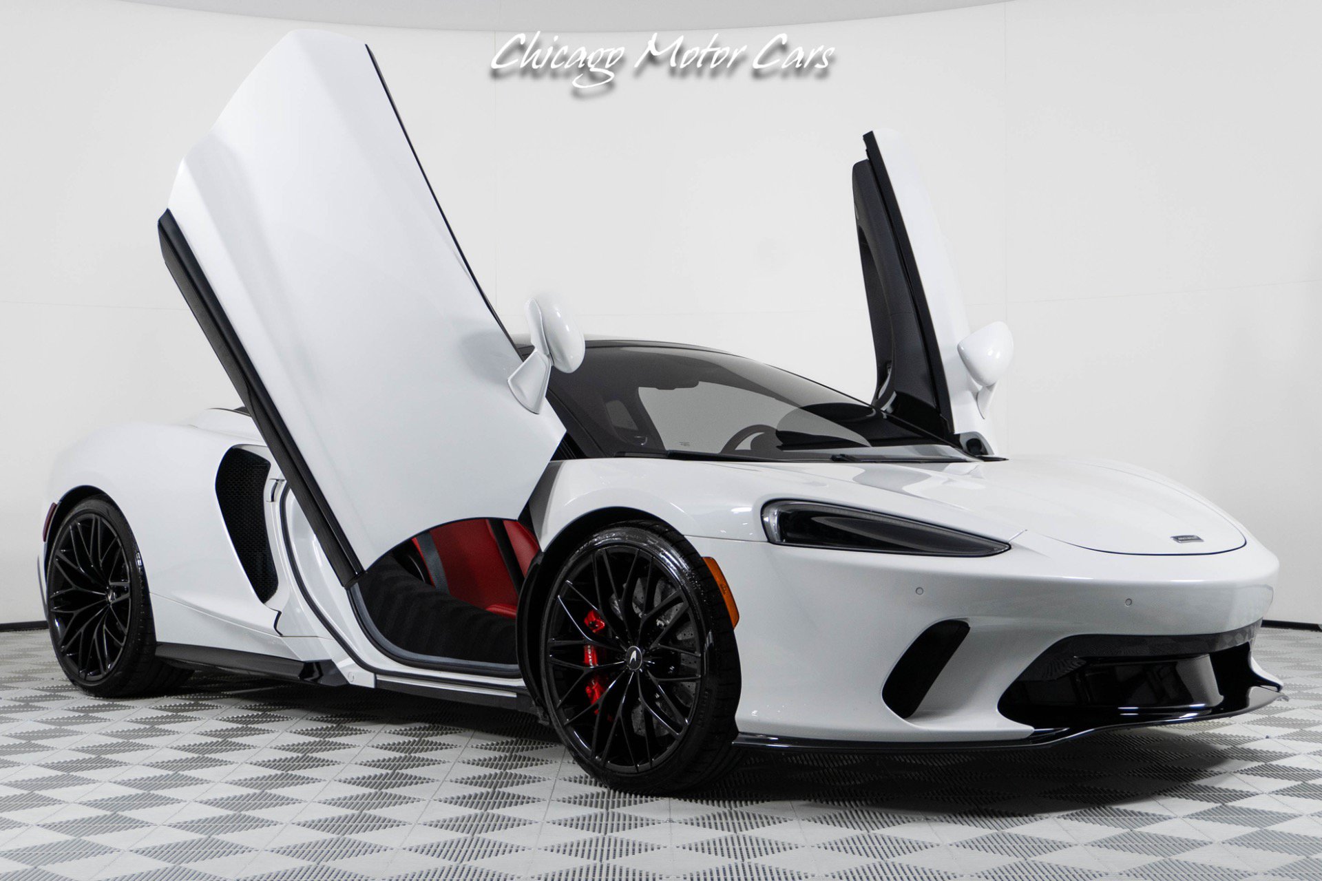 Used 2023 McLaren GT RWD image 28