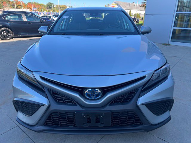 Used 2022 Toyota Camry SE FWD image 2