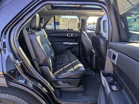 Certified 2023 Ford Explorer XLT w/ Equipment Group 202A image 38