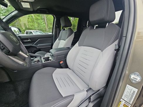 Used 2025 Toyota Tacoma TRD Sport image 16