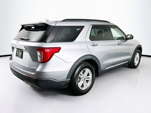 Used 2020 Ford Explorer XLT w/ Equipment Group 202A image 9