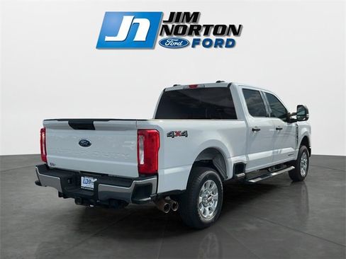 Used 2024 Ford F250 XLT image 3